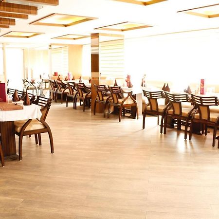 Hotel Shelter Gwalior Dış mekan fotoğraf