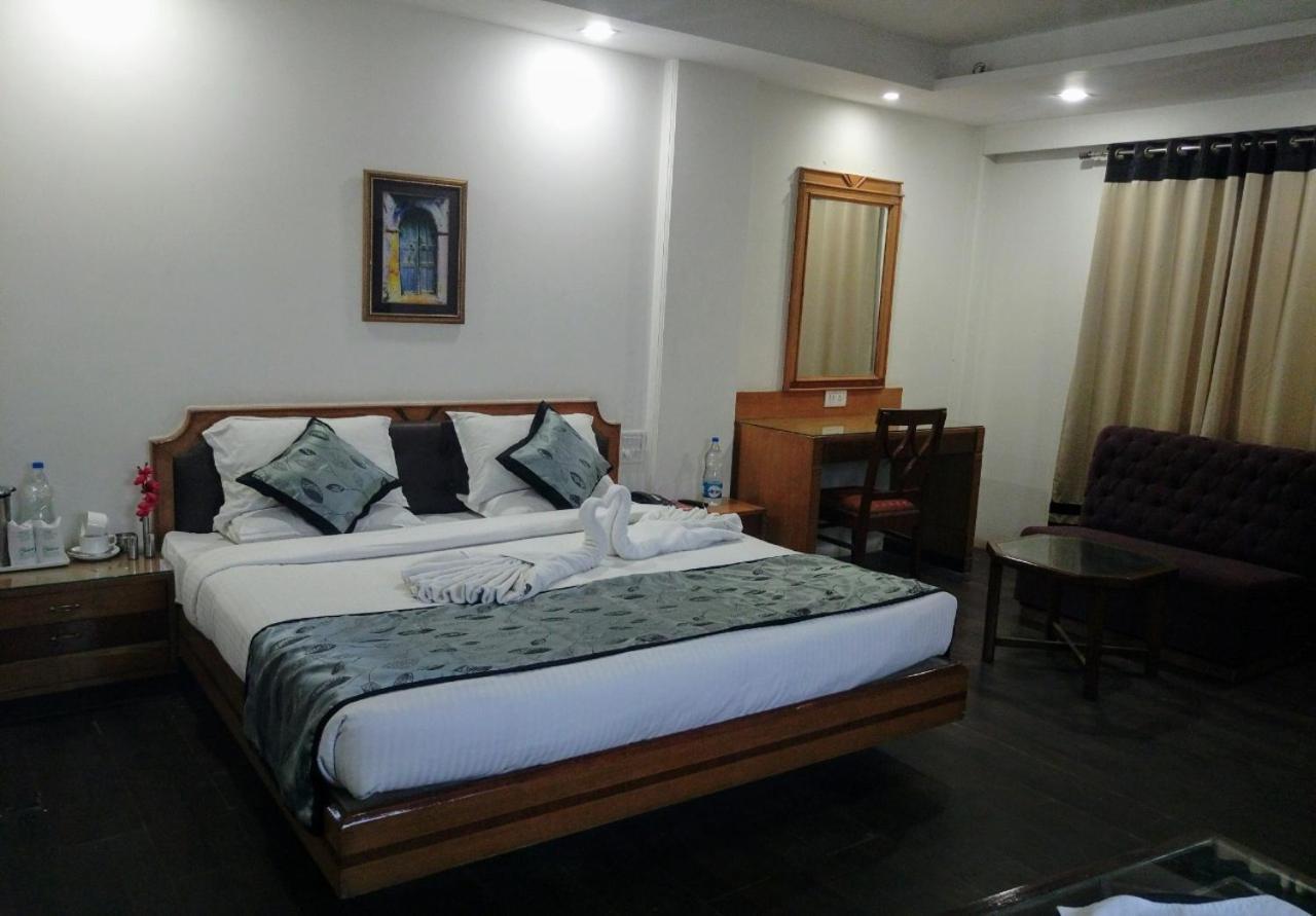 Hotel Shelter Gwalior Dış mekan fotoğraf