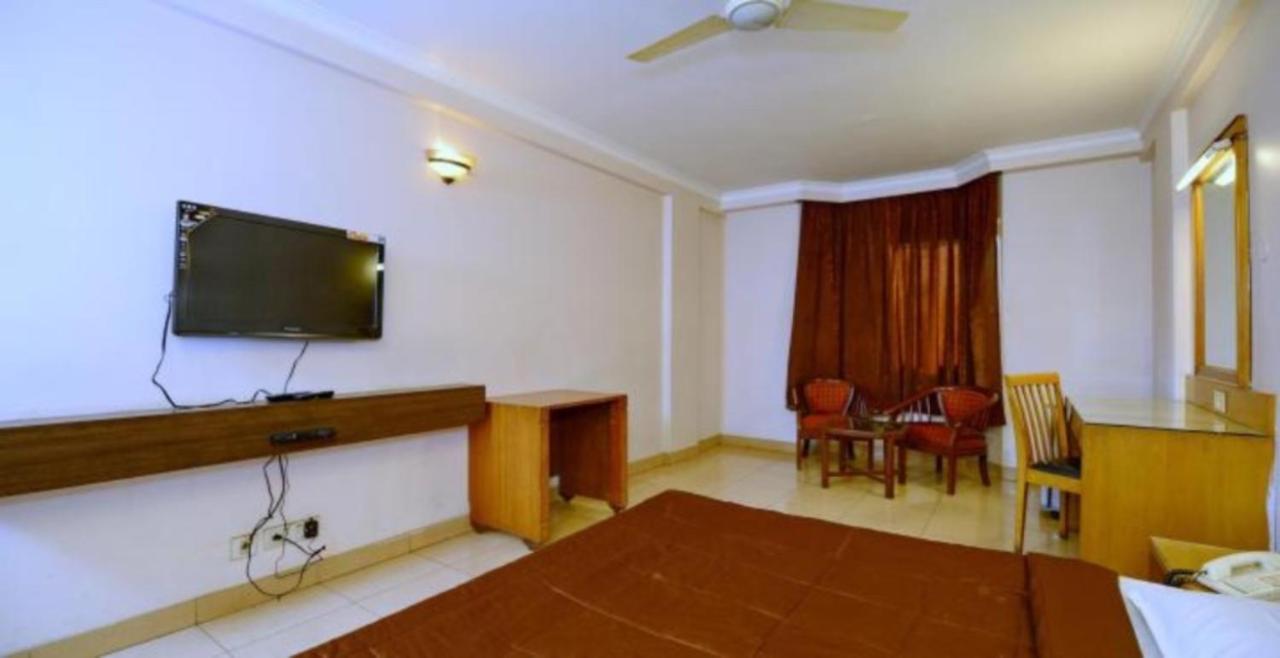 Hotel Shelter Gwalior Dış mekan fotoğraf