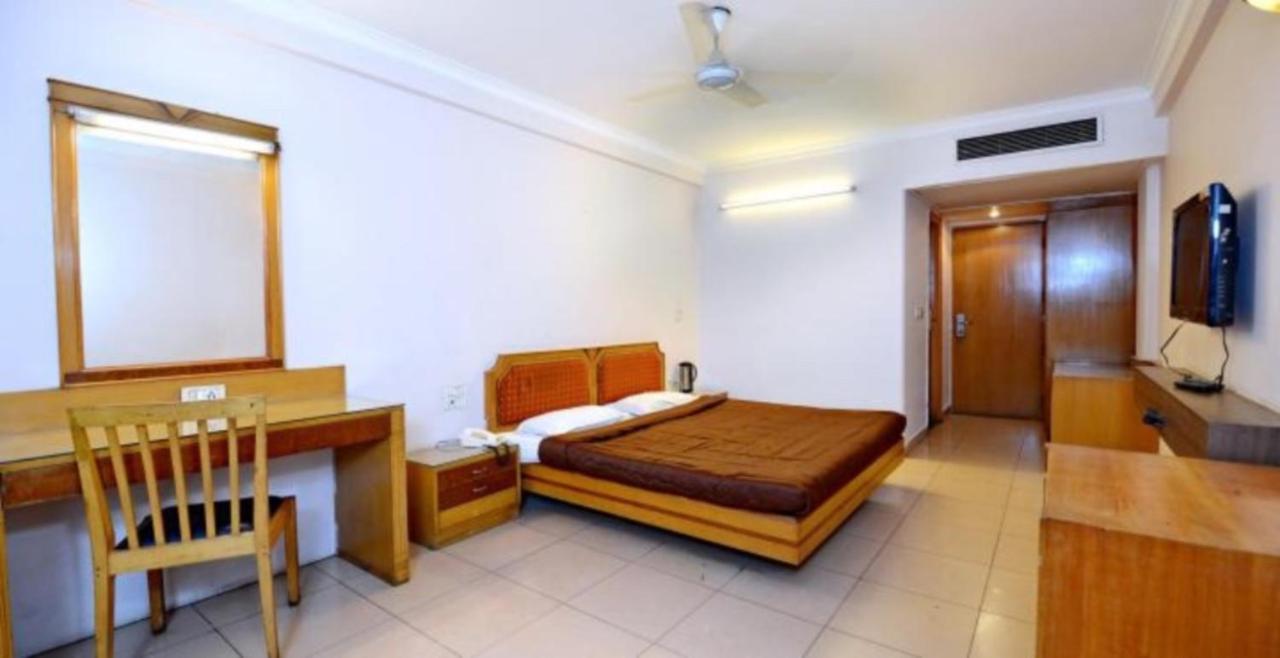 Hotel Shelter Gwalior Dış mekan fotoğraf
